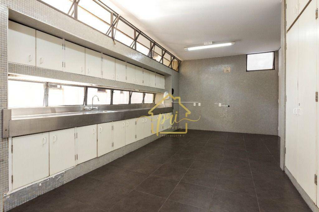 Apartamento para alugar com 3 quartos, 200m² - Foto 15