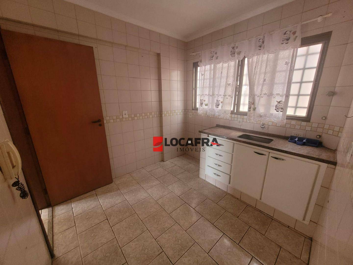 Apartamento para alugar com 2 quartos, 50m² - Foto 9