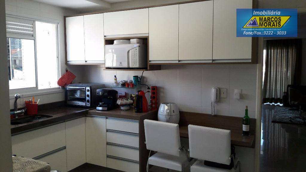 Apartamento à venda com 3 quartos, 156m² - Foto 2