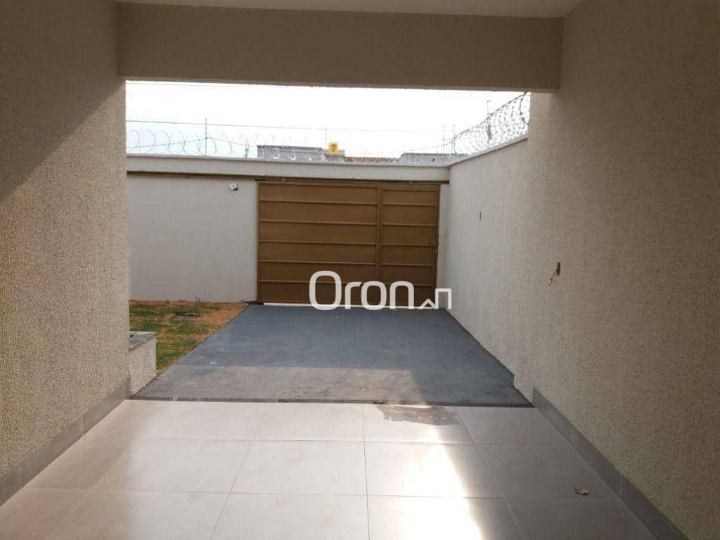 Casa à venda com 3 quartos, 129m² - Foto 2