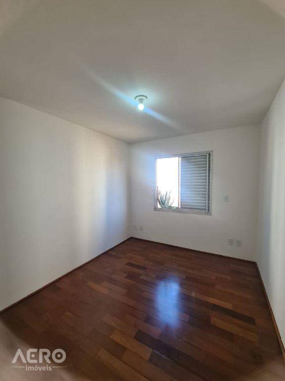 Apartamento à venda com 3 quartos, 82m² - Foto 14