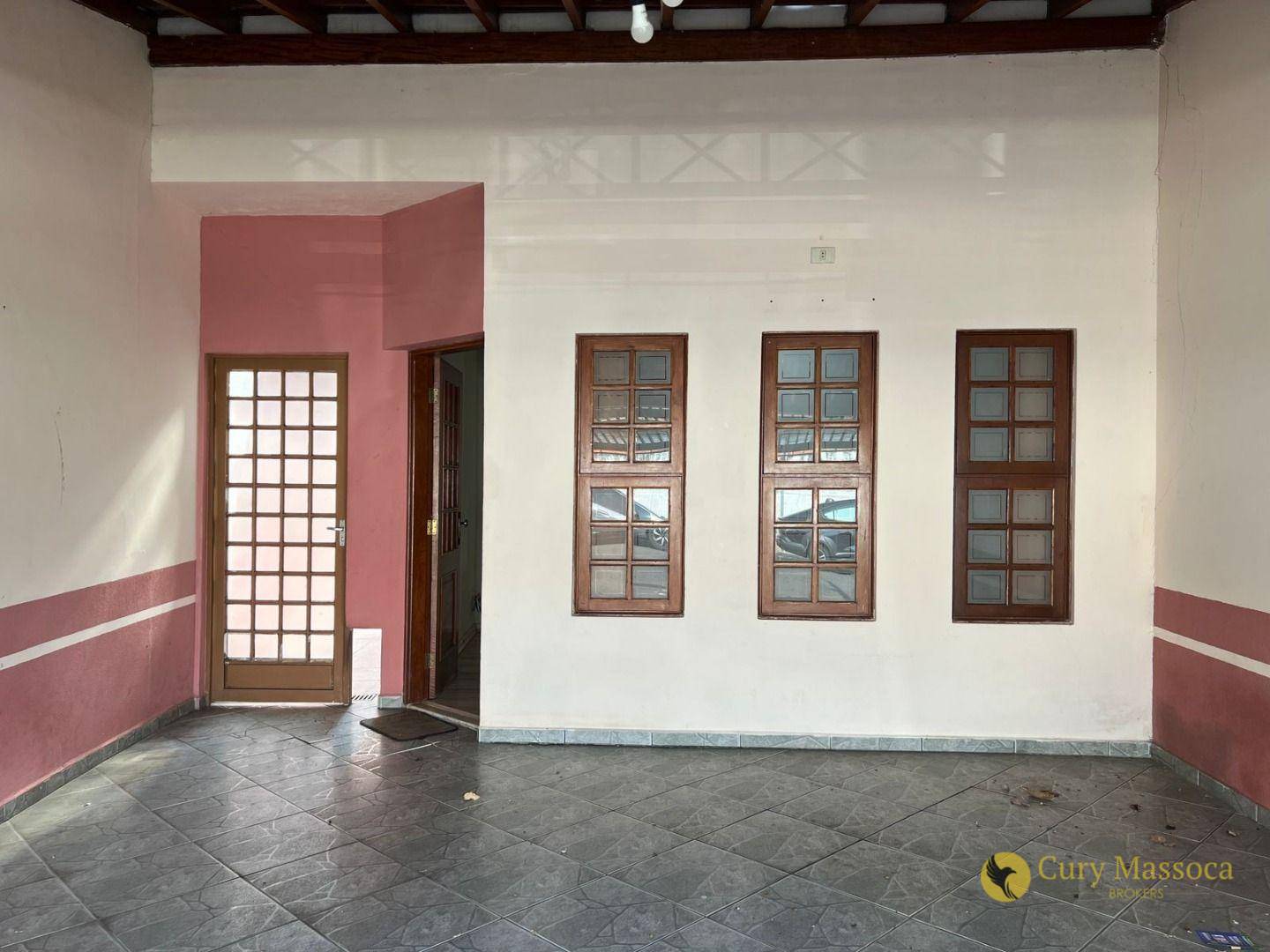 Casa à venda com 3 quartos, 96m² - Foto 1