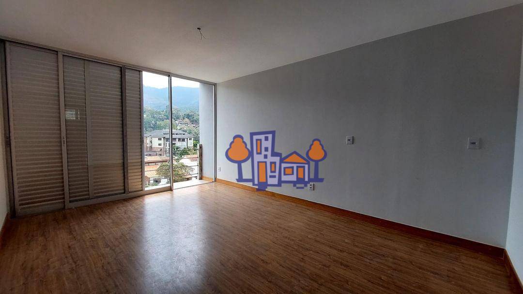 Casa à venda com 3 quartos, 240m² - Foto 21