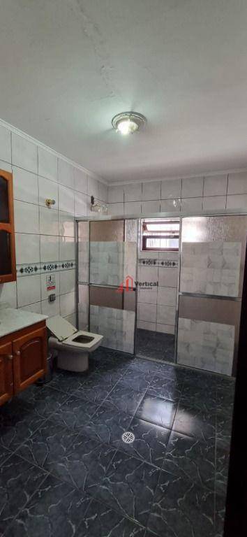 Sobrado à venda e aluguel com 3 quartos, 230m² - Foto 14