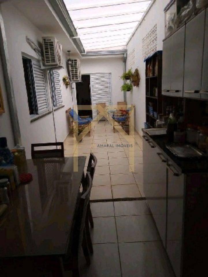 Casa à venda com 3 quartos, 110m² - Foto 2