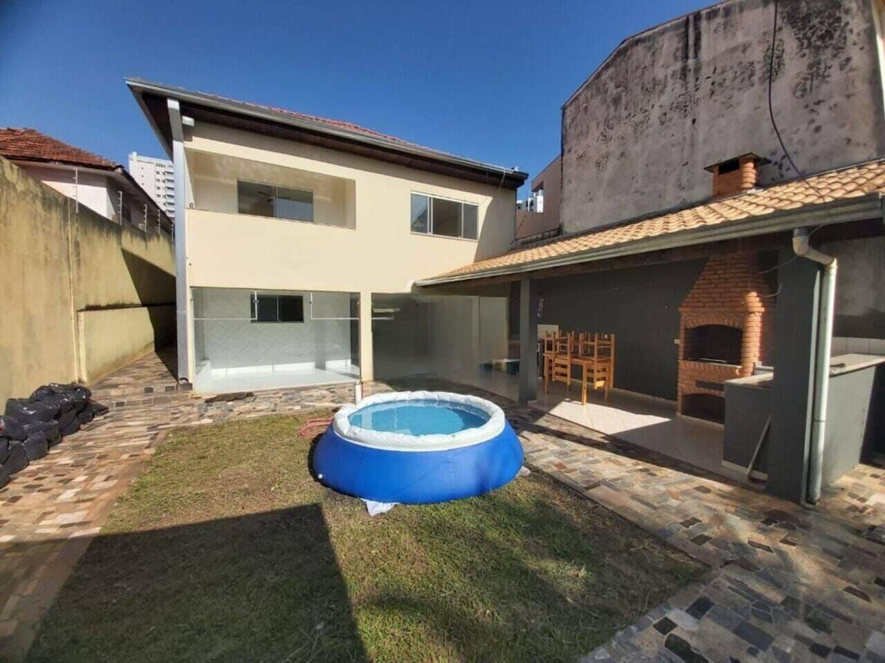 Casa à venda com 5 quartos, 240m² - Foto 13