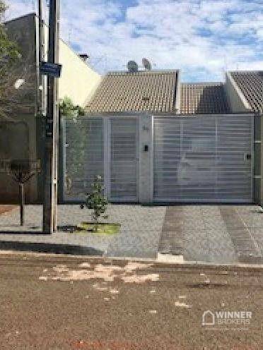 Casa à venda com 2 quartos, 97m² - Foto 1