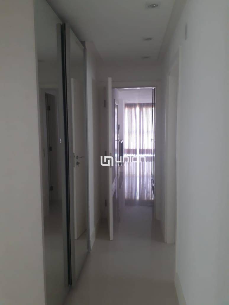 Apartamento à venda com 3 quartos, 122m² - Foto 11