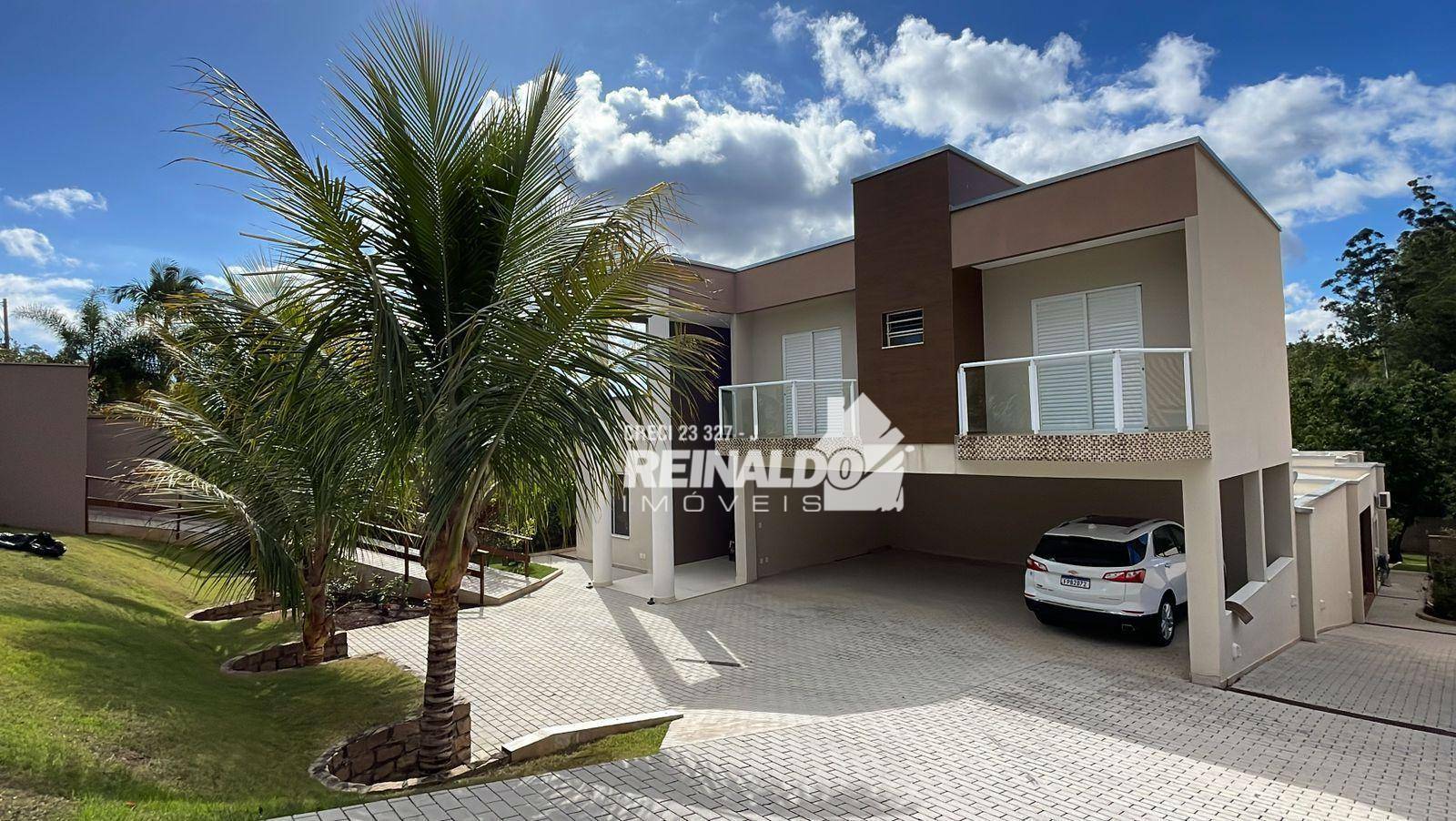 Casa de Condomínio à venda com 4 quartos, 560m² - Foto 2