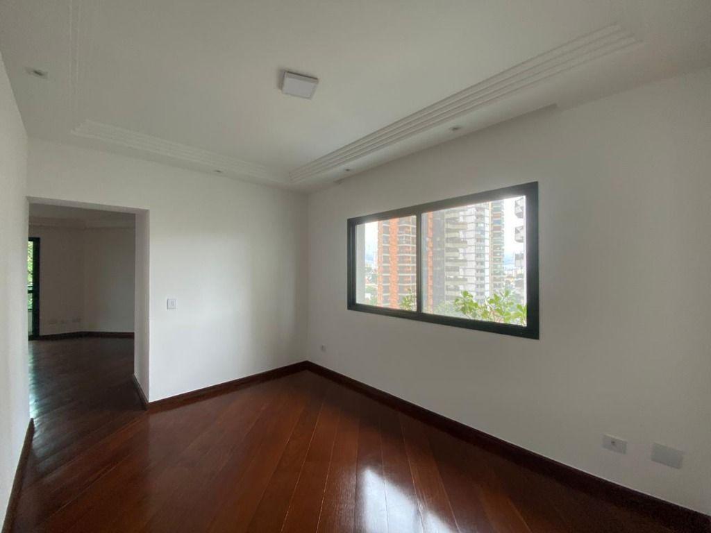 Apartamento à venda com 3 quartos, 157m² - Foto 19