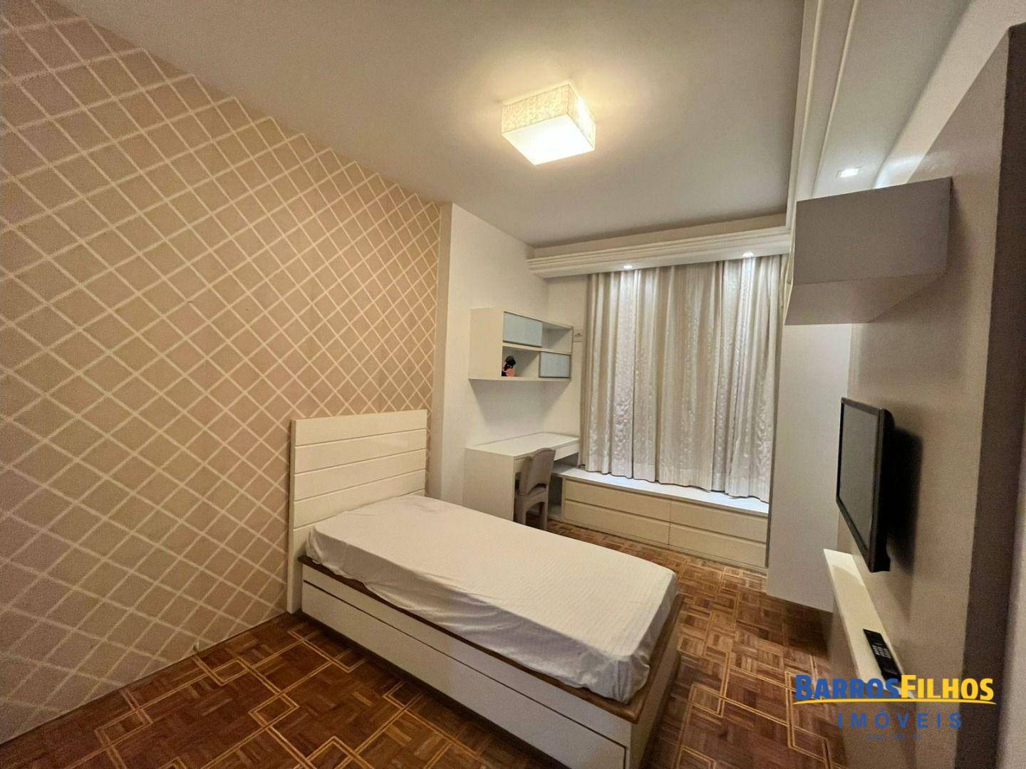 Apartamento para alugar com 4 quartos, 150m² - Foto 6