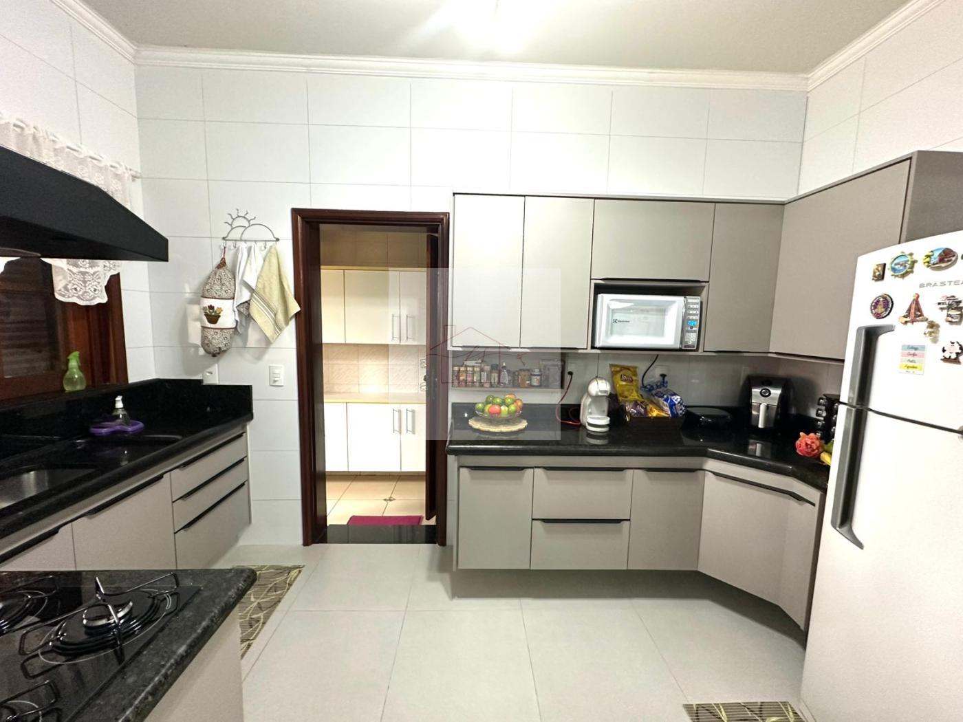 Casa à venda com 2 quartos, 400m² - Foto 13