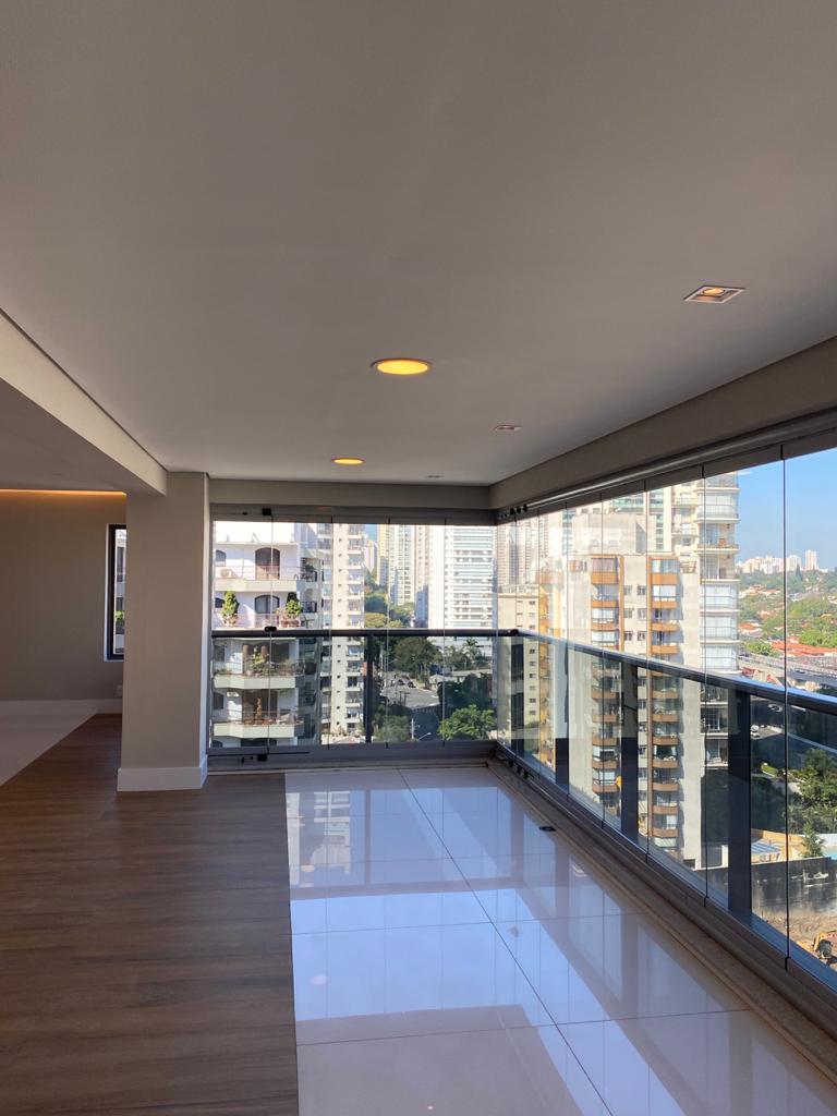 Apartamento à venda com 4 quartos, 193m² - Foto 2