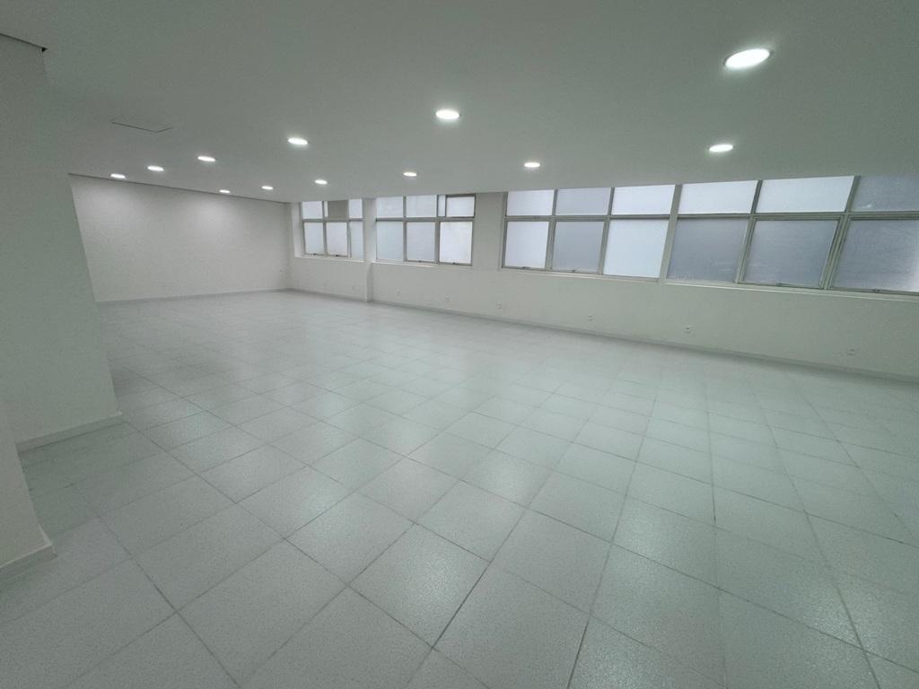 Prédio Inteiro para alugar com 1 quarto, 195m² - Foto 1