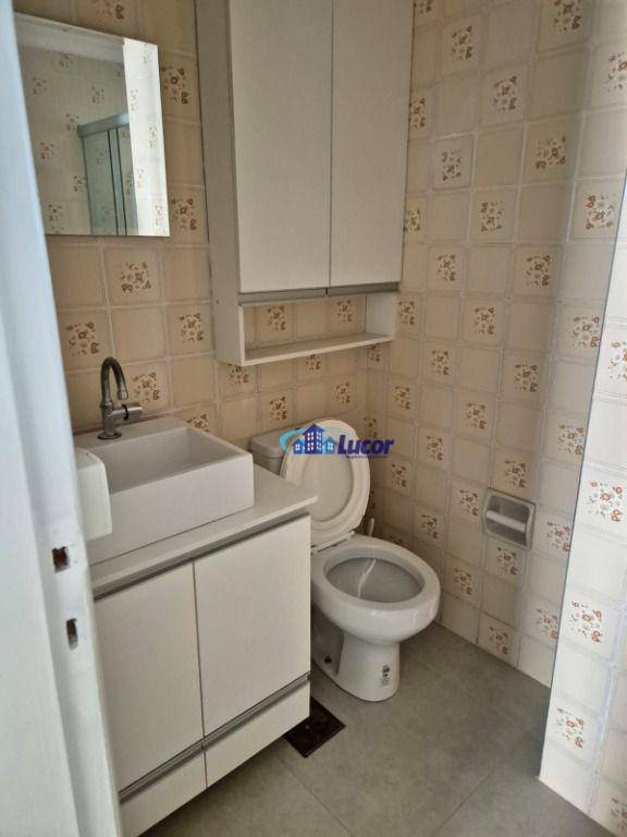 Apartamento para alugar com 3 quartos, 75m² - Foto 9