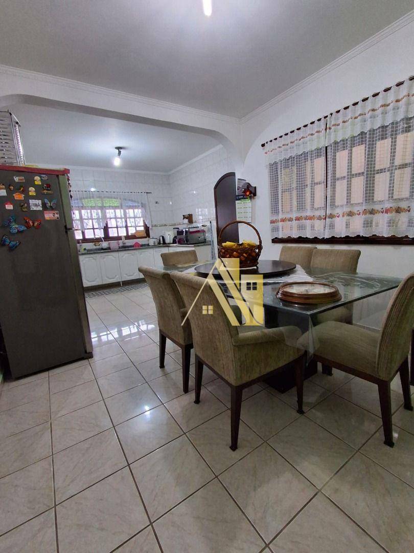 Sobrado à venda com 3 quartos, 257m² - Foto 2