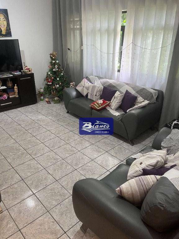 Casa à venda com 3 quartos, 181m² - Foto 1