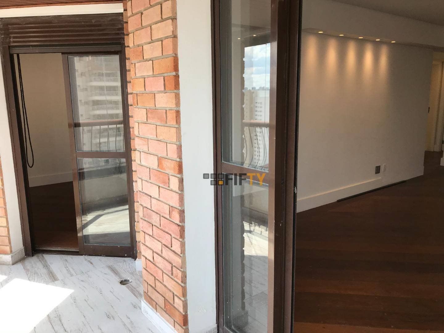 Apartamento à venda com 3 quartos, 136m² - Foto 4