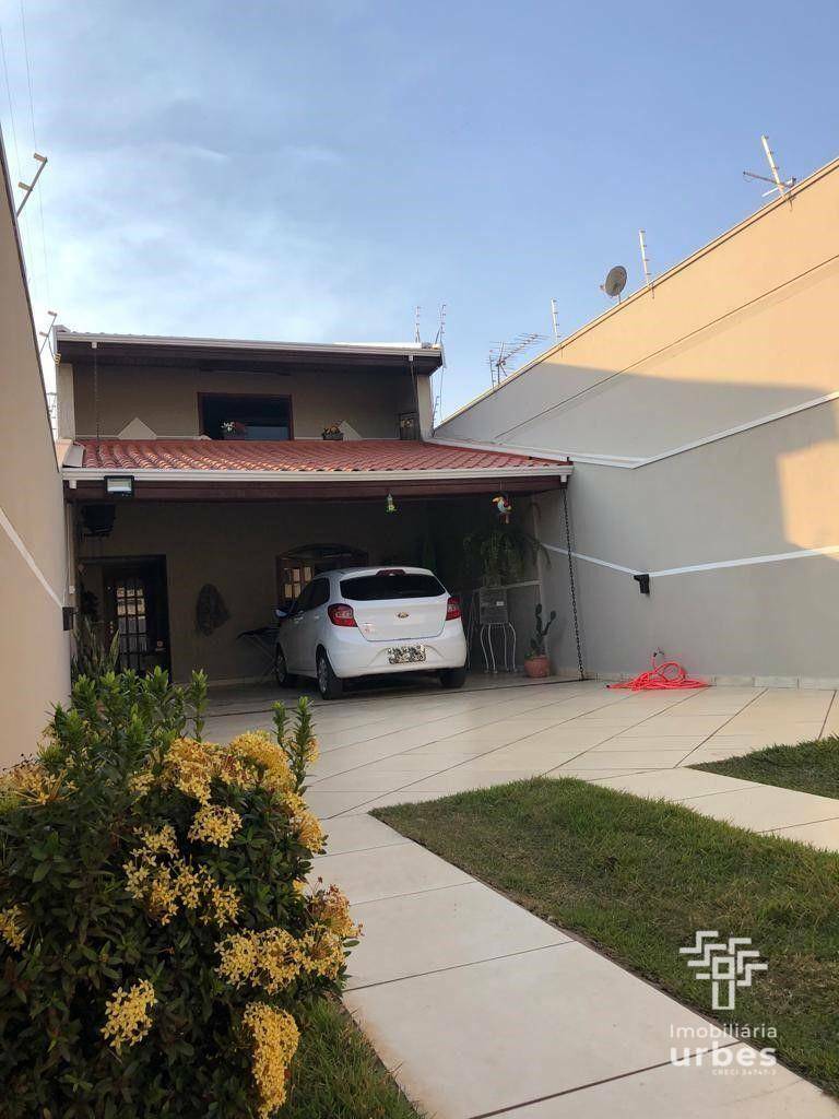 Casa à venda com 3 quartos, 175m² - Foto 1