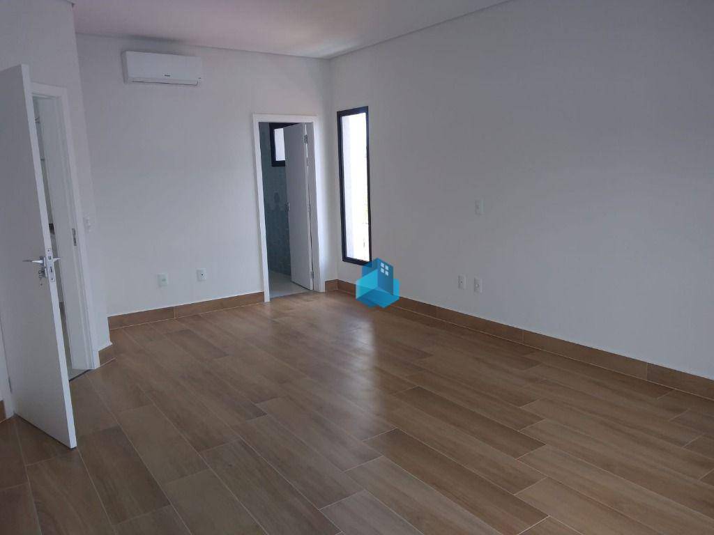 Casa à venda com 3 quartos, 330m² - Foto 7