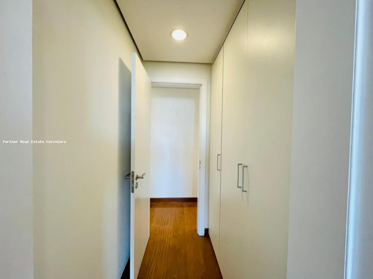 Apartamento à venda com 3 quartos, 215m² - Foto 35