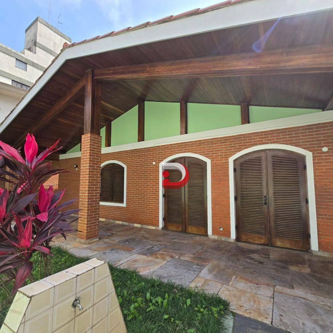 Casa à venda e aluguel com 4 quartos, 140m² - Foto 4