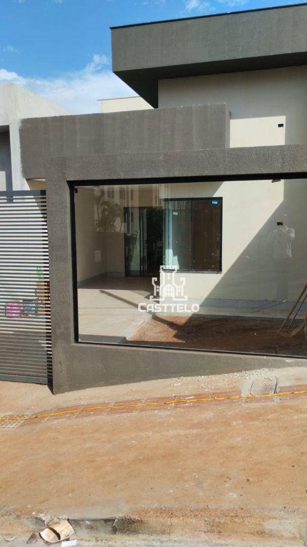 Casa à venda com 3 quartos, 86m² - Foto 1