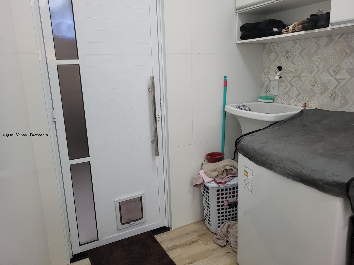 Casa à venda com 2 quartos, 100m² - Foto 10