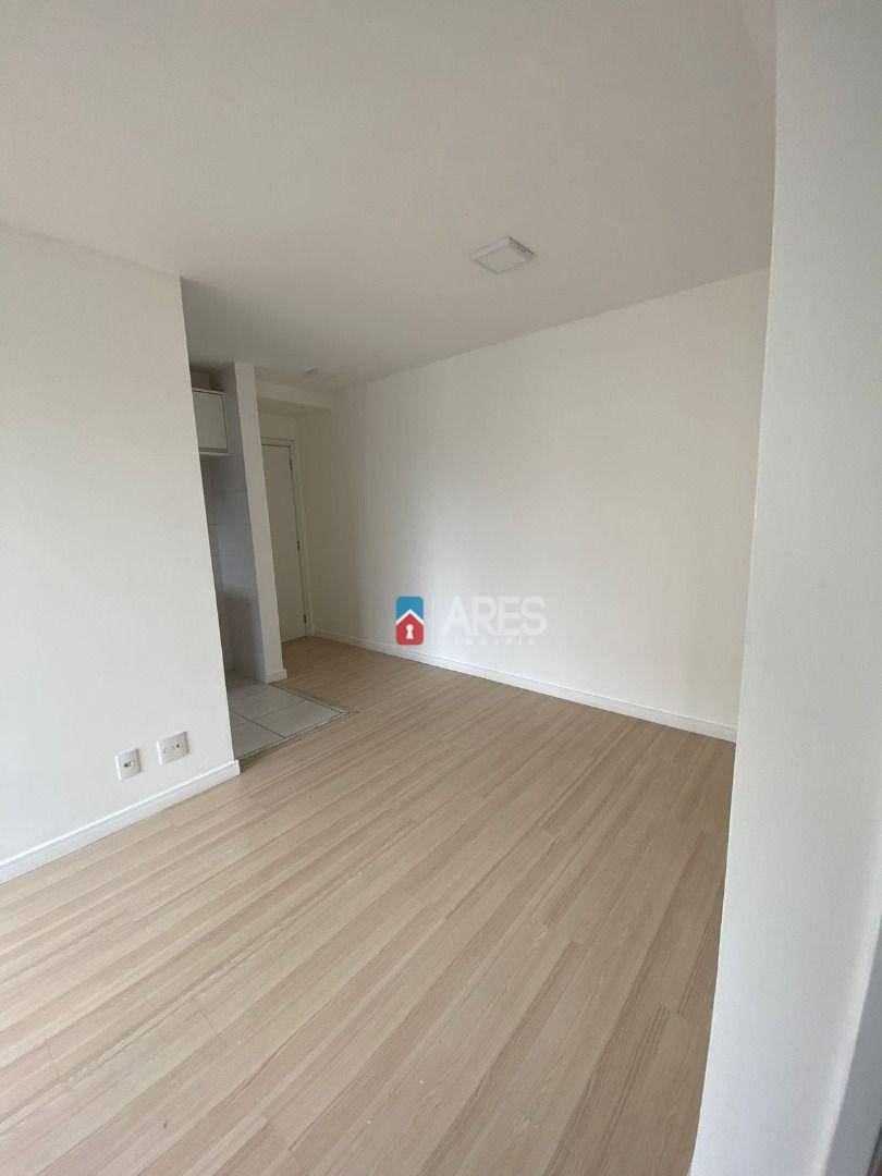 Apartamento à venda com 2 quartos, 45m² - Foto 2