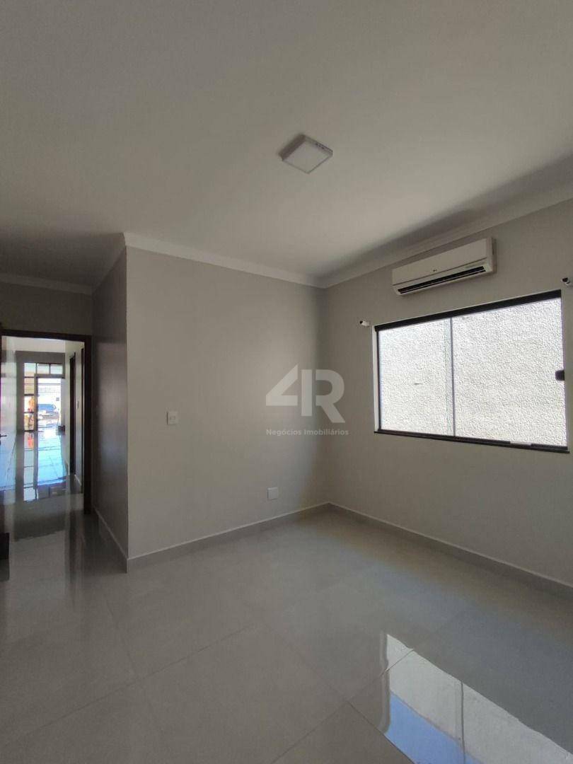 Casa à venda com 3 quartos, 80m² - Foto 4