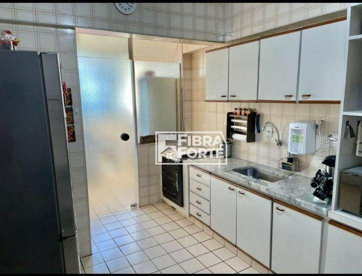 Apartamento à venda com 3 quartos, 120m² - Foto 4