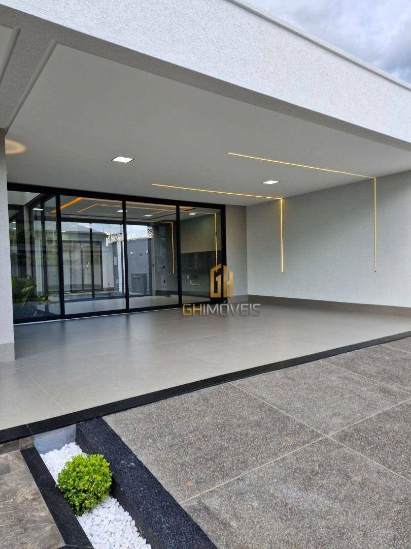 Casa à venda com 4 quartos, 238m² - Foto 2