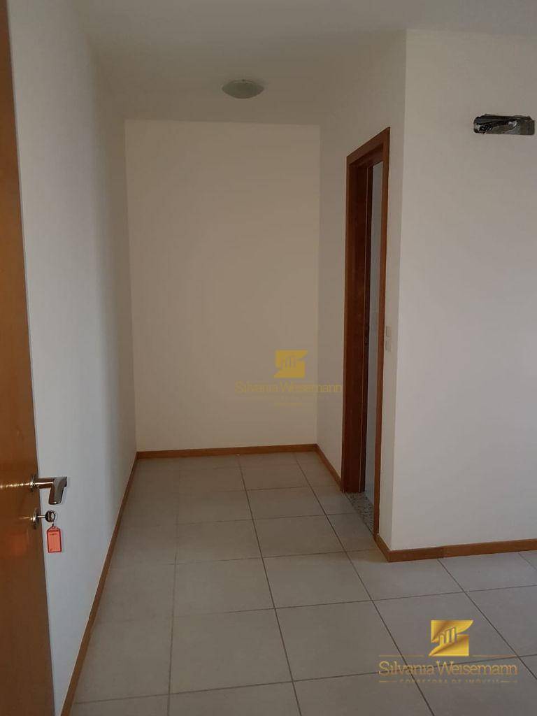 Apartamento à venda com 3 quartos, 96m² - Foto 4