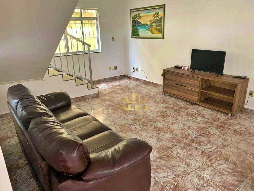 Casa à venda com 4 quartos, 302m² - Foto 4