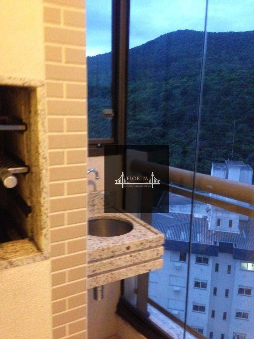 Apartamento à venda com 2 quartos, 70m² - Foto 4