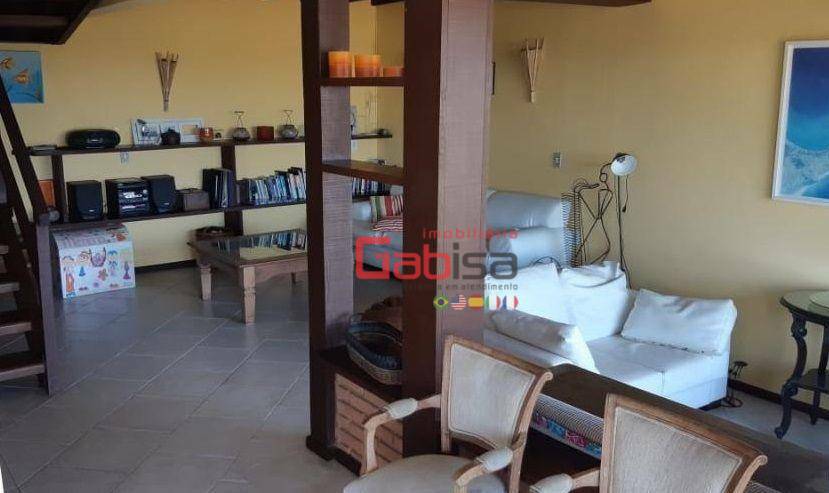 Casa de Condomínio à venda com 4 quartos, 240m² - Foto 2