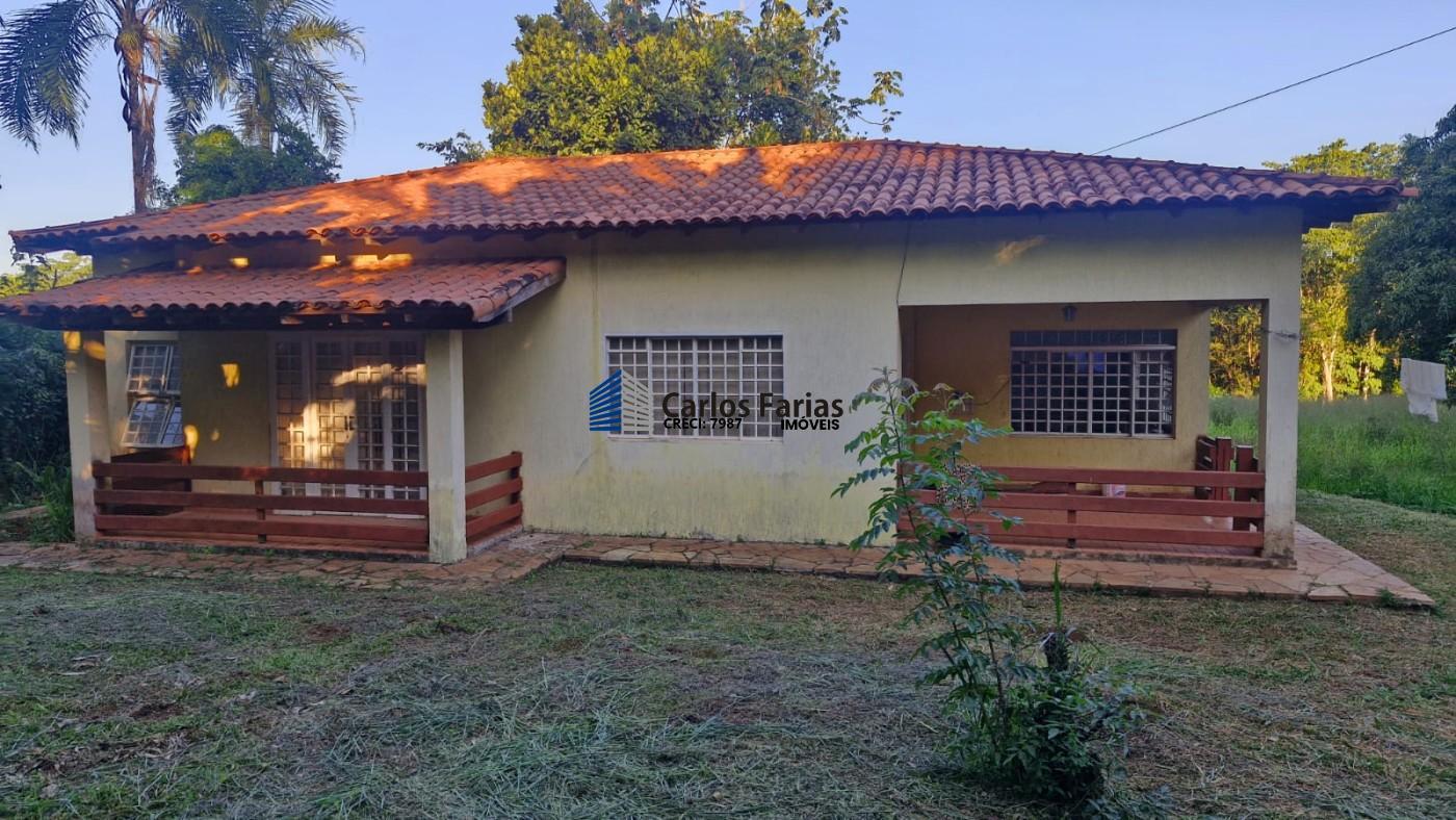 Chácara à venda com 3 quartos, 250m² - Foto 1