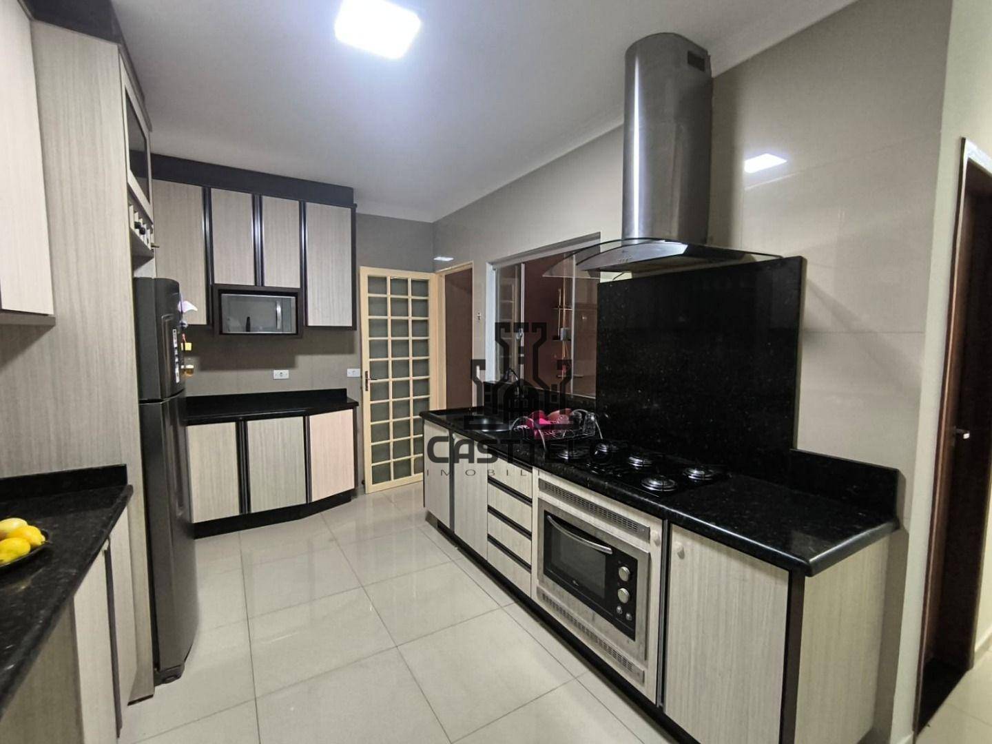 Casa à venda com 2 quartos, 70m² - Foto 12