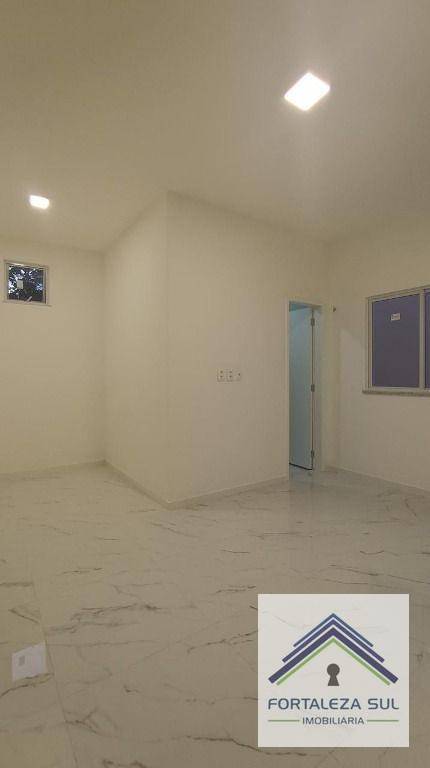 Casa à venda com 3 quartos, 104m² - Foto 14