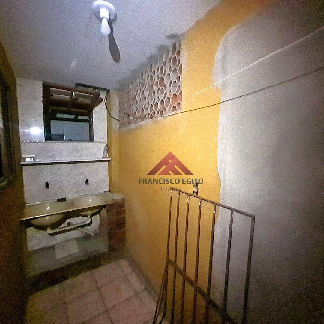 Casa à venda e aluguel com 2 quartos, 40m² - Foto 14