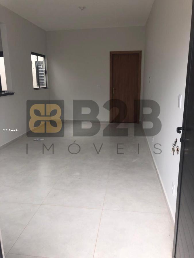 Casa à venda com 2 quartos, 125m² - Foto 4