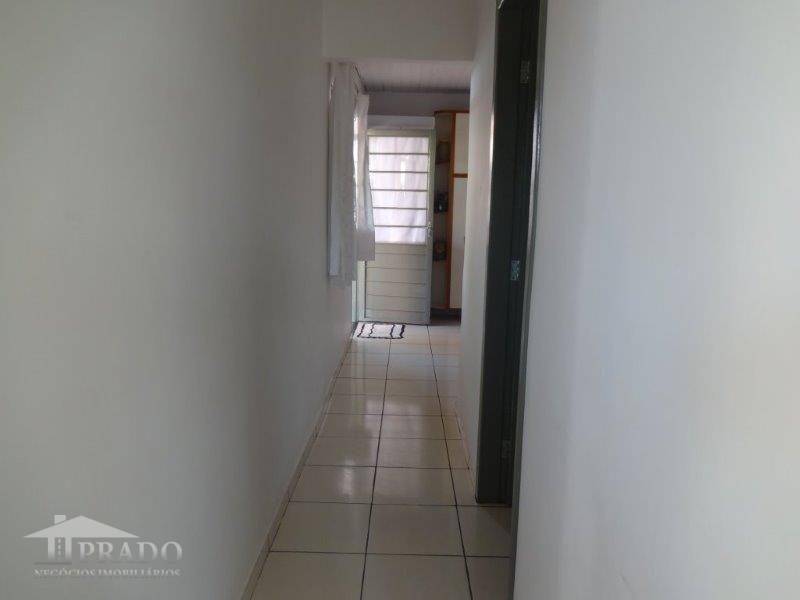 Casa à venda com 2 quartos, 170m² - Foto 9