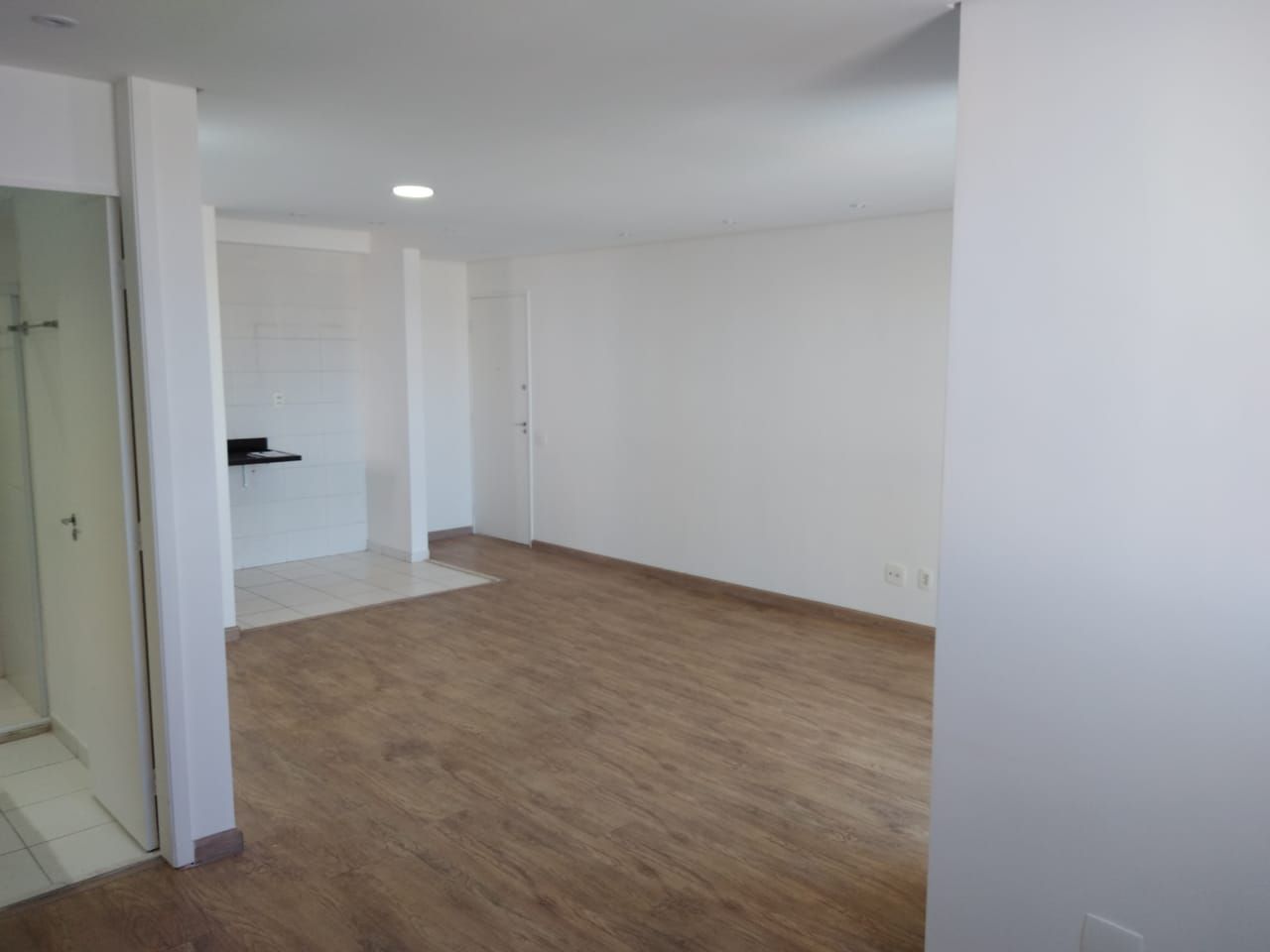 Apartamento à venda com 2 quartos, 70m² - Foto 1