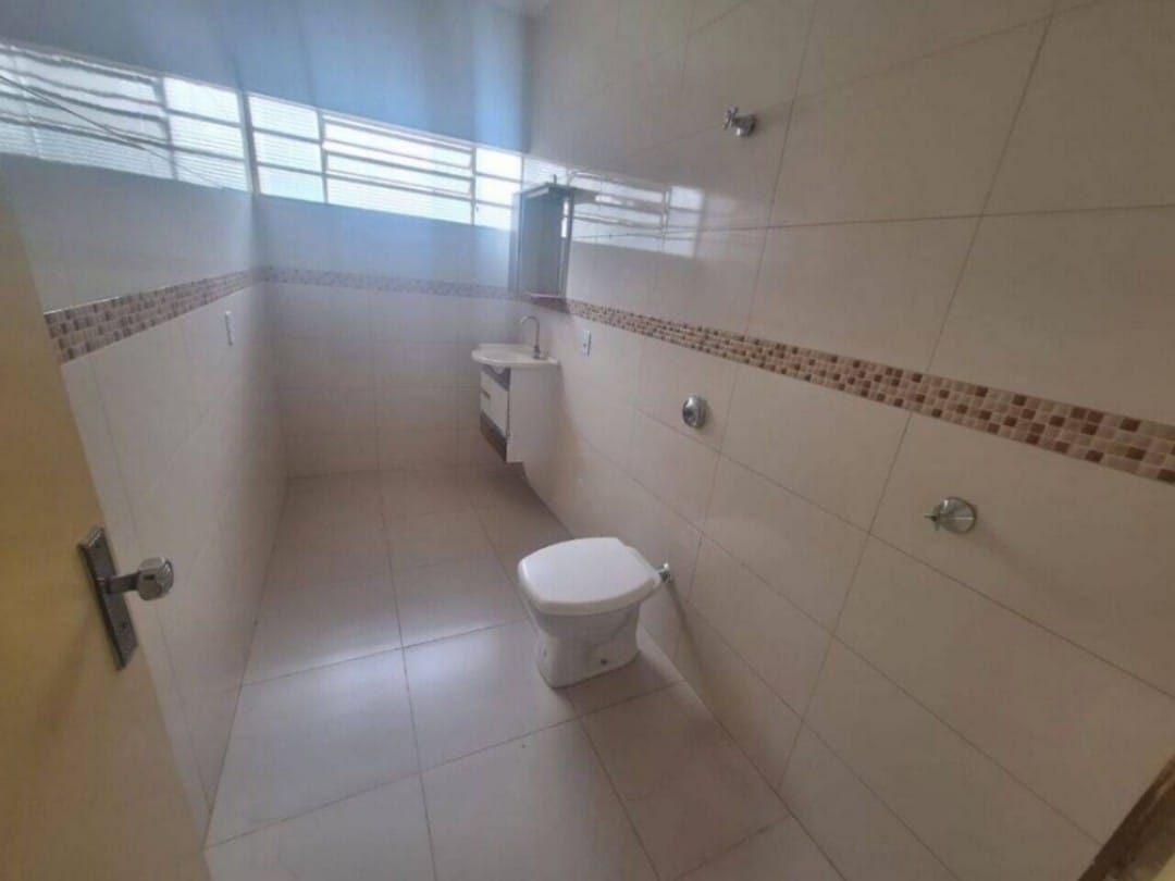 Loja-Salão para alugar com 5 quartos, 200m² - Foto 3