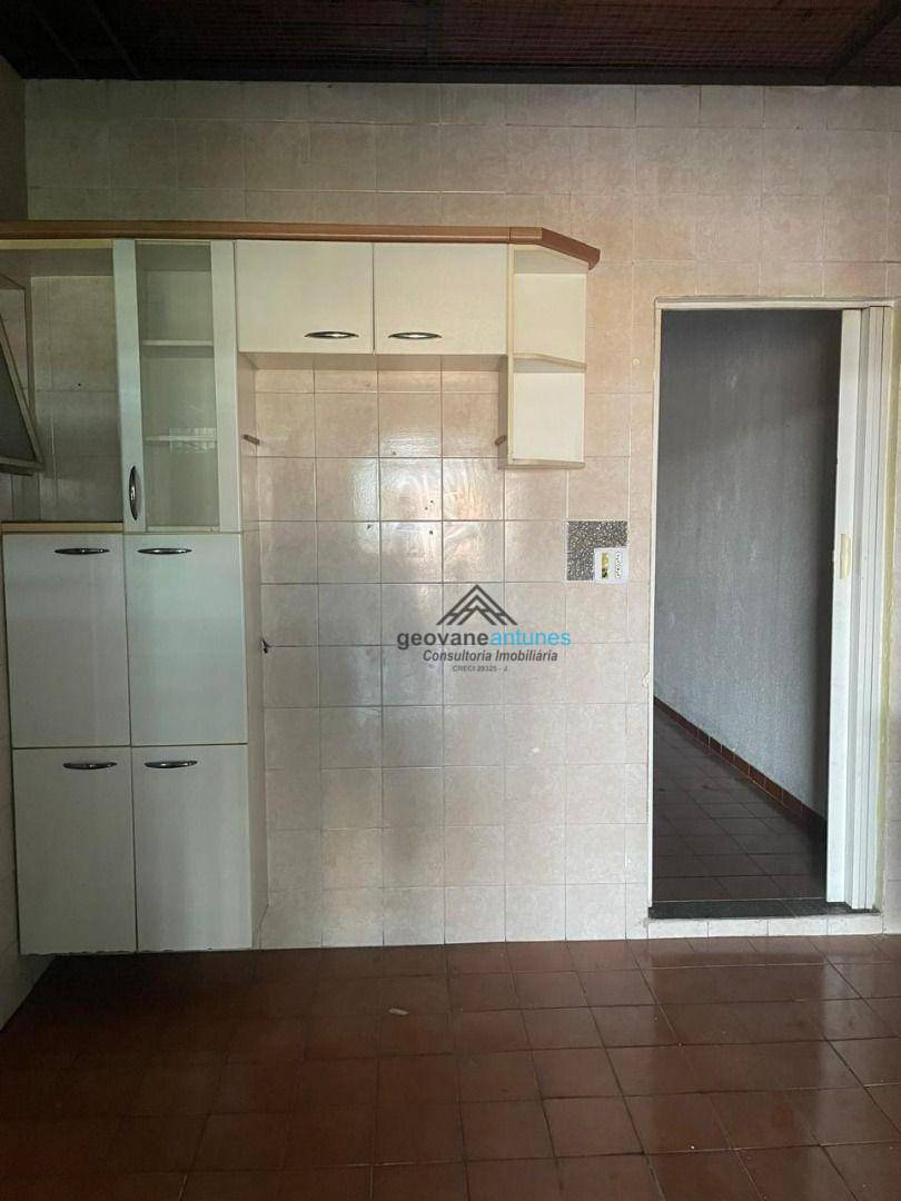 Casa à venda com 2 quartos, 250m² - Foto 3