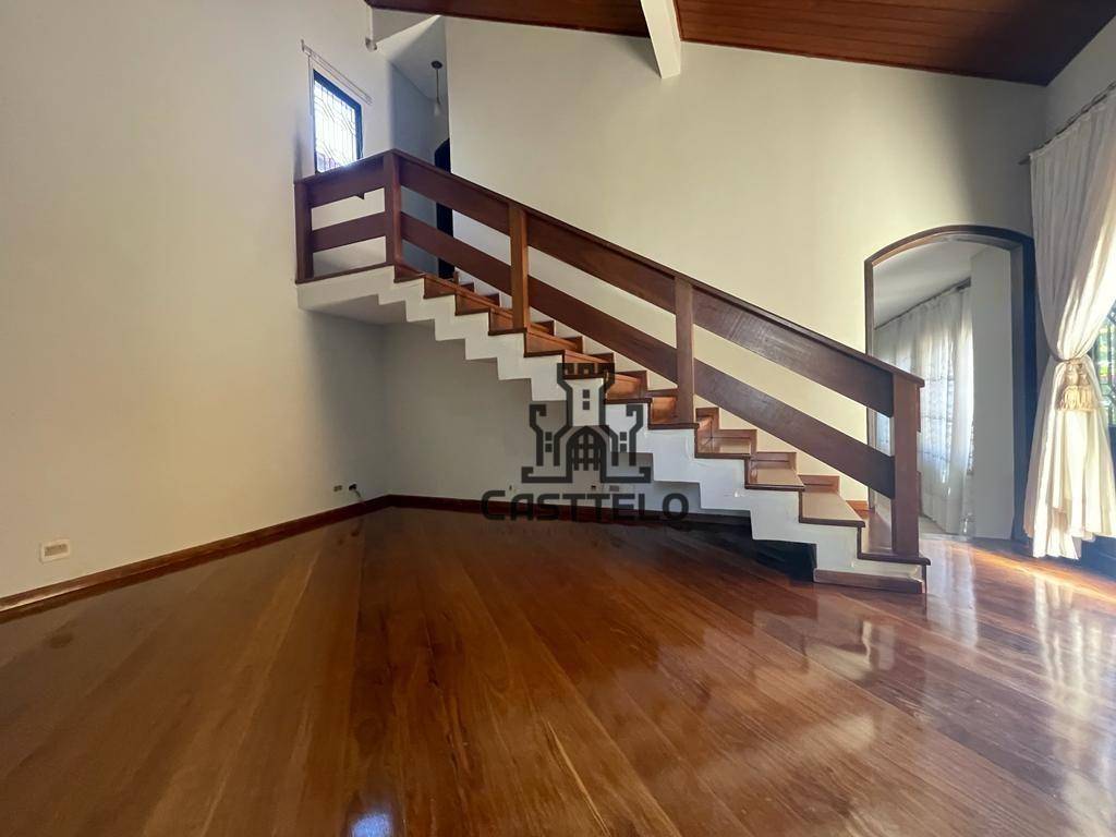 Casa à venda com 4 quartos, 266m² - Foto 12