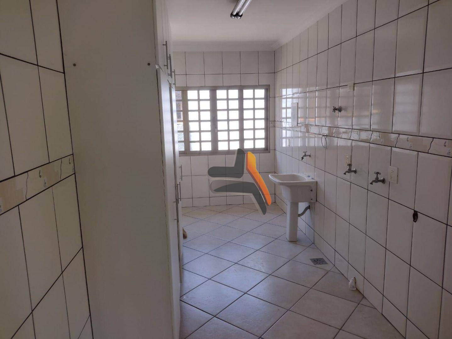 Casa de Condomínio à venda com 4 quartos, 200m² - Foto 9