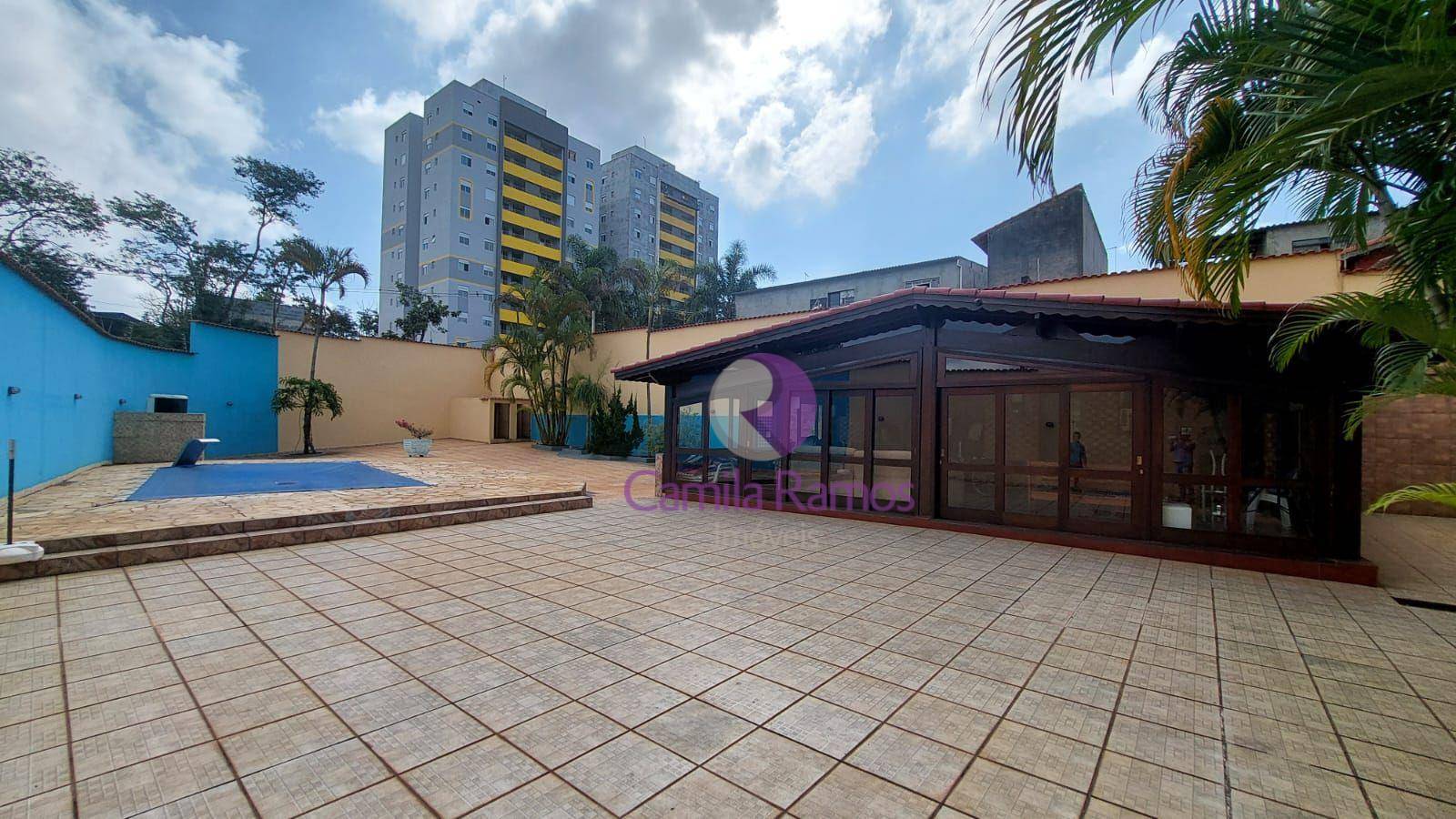Casa à venda com 1 quarto, 179m² - Foto 1
