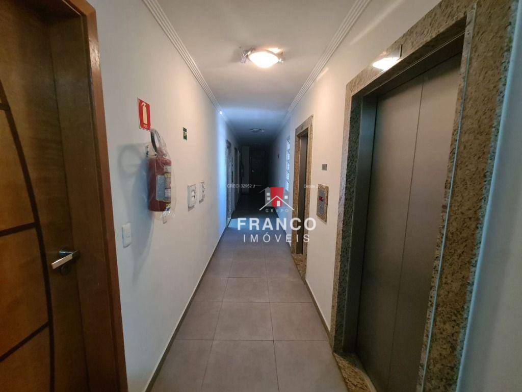 Apartamento à venda com 3 quartos, 123m² - Foto 28