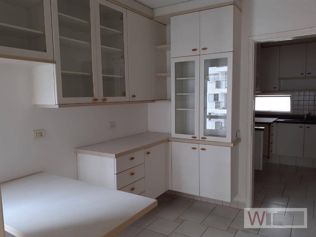 Apartamento à venda e aluguel com 4 quartos, 195m² - Foto 9